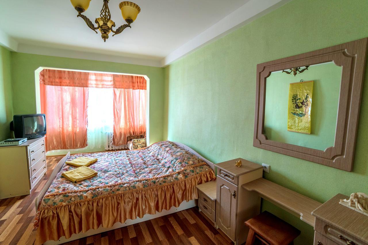 Apartments On Mykilska-Slobidka Kyiv Exterior photo